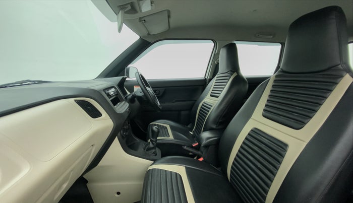 2019 Maruti New Wagon-R LXI CNG 1.0 L, CNG, Manual, 39,788 km, Right Side Front Door Cabin