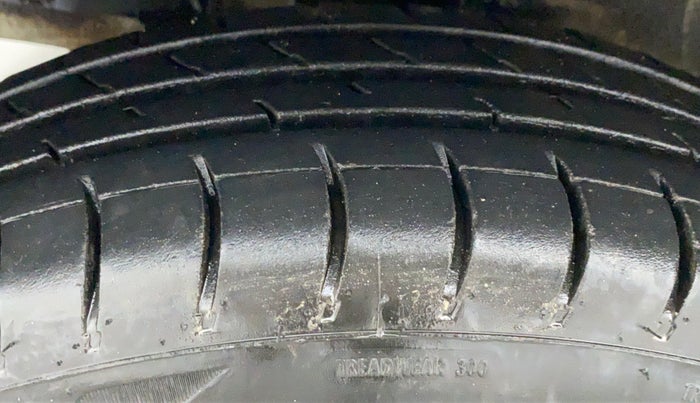 2019 Maruti New Wagon-R LXI CNG 1.0 L, CNG, Manual, 39,788 km, Left Front Tyre Tread