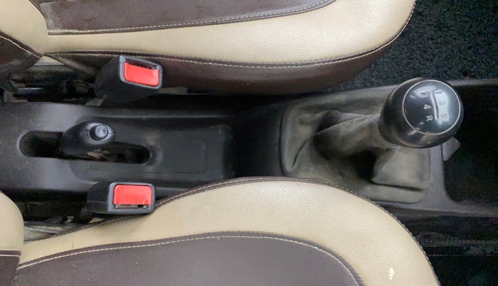 2015 Hyundai Eon ERA +, Petrol, Manual, 1,18,616 km, Gear Lever