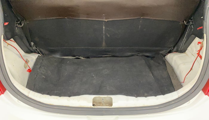 2015 Hyundai Eon ERA +, Petrol, Manual, 1,18,616 km, Boot Inside