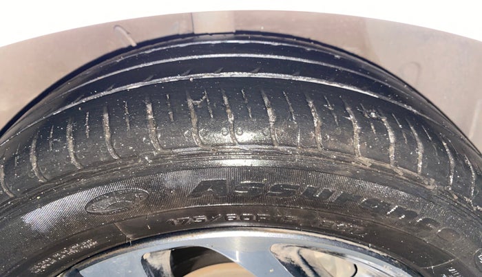 2023 Hyundai AURA SX 1.2 CNG, CNG, Manual, 41,204 km, Right Front Tyre Tread