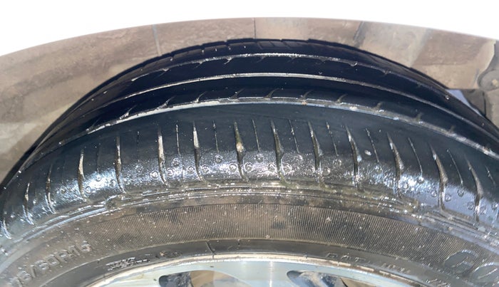 2023 Hyundai AURA SX 1.2 CNG, CNG, Manual, 41,204 km, Left Rear Tyre Tread