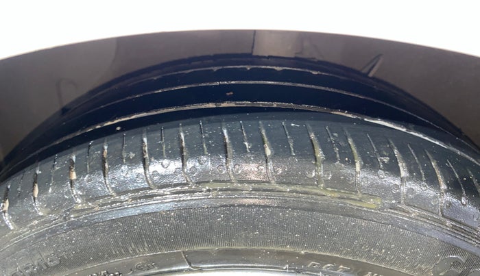 2023 Hyundai AURA SX 1.2 CNG, CNG, Manual, 41,204 km, Left Front Tyre Tread