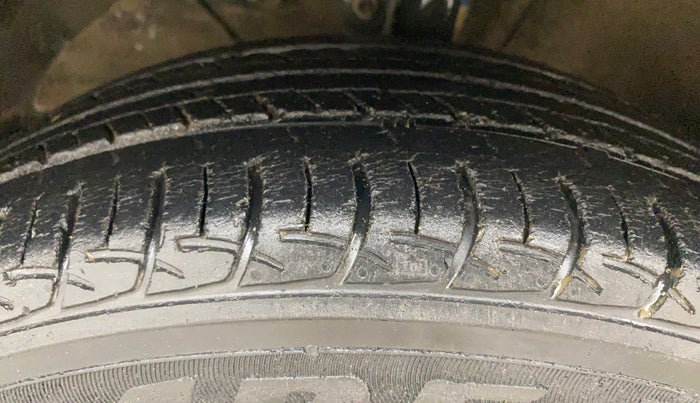 2018 Maruti Baleno DELTA PETROL 1.2, Petrol, Manual, 89,536 km, Left Front Tyre Tread