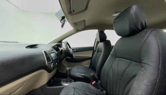2013 Hyundai i20 ERA 1.4 CRDI, Diesel, Manual, 32,984 km, Right Side Front Door Cabin