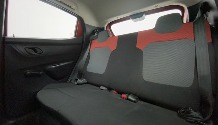2016 Renault Kwid RXT, Petrol, Manual, 28,177 km, Right Side Rear Door Cabin