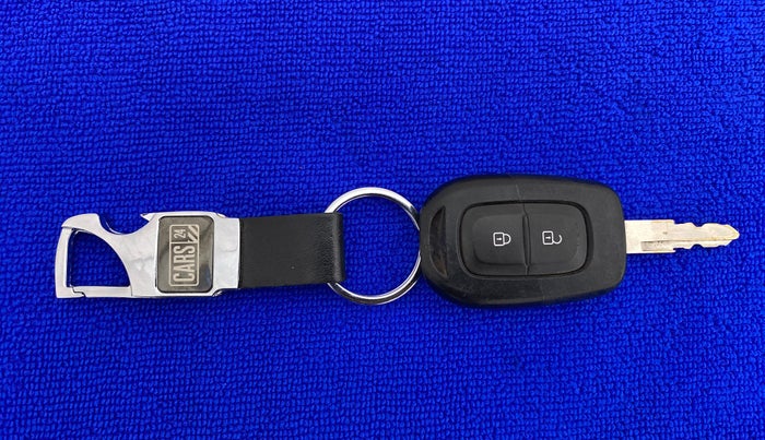 2016 Renault Kwid RXT, Petrol, Manual, 28,177 km, Key Close Up