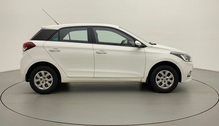 2017 Hyundai Elite i20 SPORTZ 1.2, Petrol, Manual, 68,751 km, Right Side View