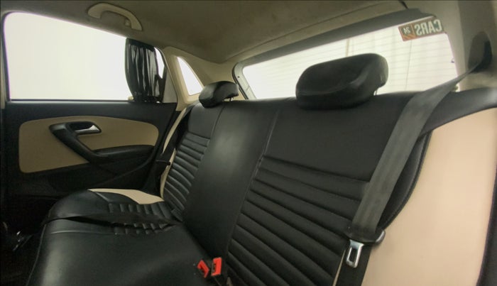 2016 Volkswagen Polo HIGHLINE1.2L, Petrol, Manual, 1,05,147 km, Right Side Rear Door Cabin