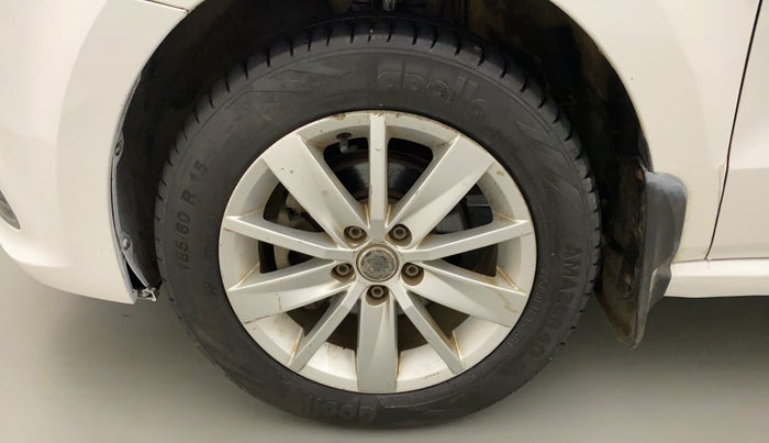 2016 Volkswagen Polo HIGHLINE1.2L, Petrol, Manual, 1,05,147 km, Left Front Wheel