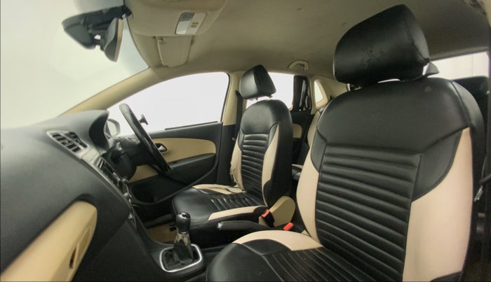 2016 Volkswagen Polo HIGHLINE1.2L, Petrol, Manual, 1,05,147 km, Right Side Front Door Cabin