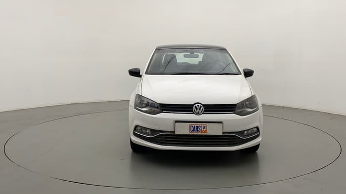 2016 Volkswagen Polo HIGHLINE1.2L, Petrol, Manual, 1,05,147 km, Front