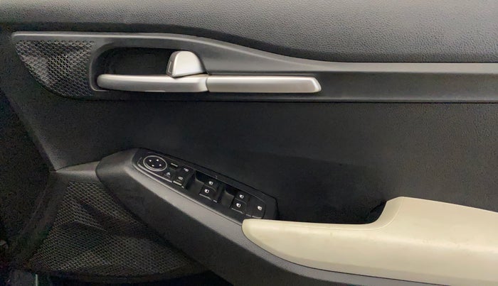 2022 KIA SELTOS HTK PLUS 1.5 DIESEL IMT, Diesel, Manual, 39,349 km, Driver Side Door Panels Control