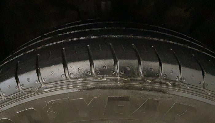 2022 KIA SELTOS HTK PLUS 1.5 DIESEL IMT, Diesel, Manual, 39,349 km, Right Front Tyre Tread