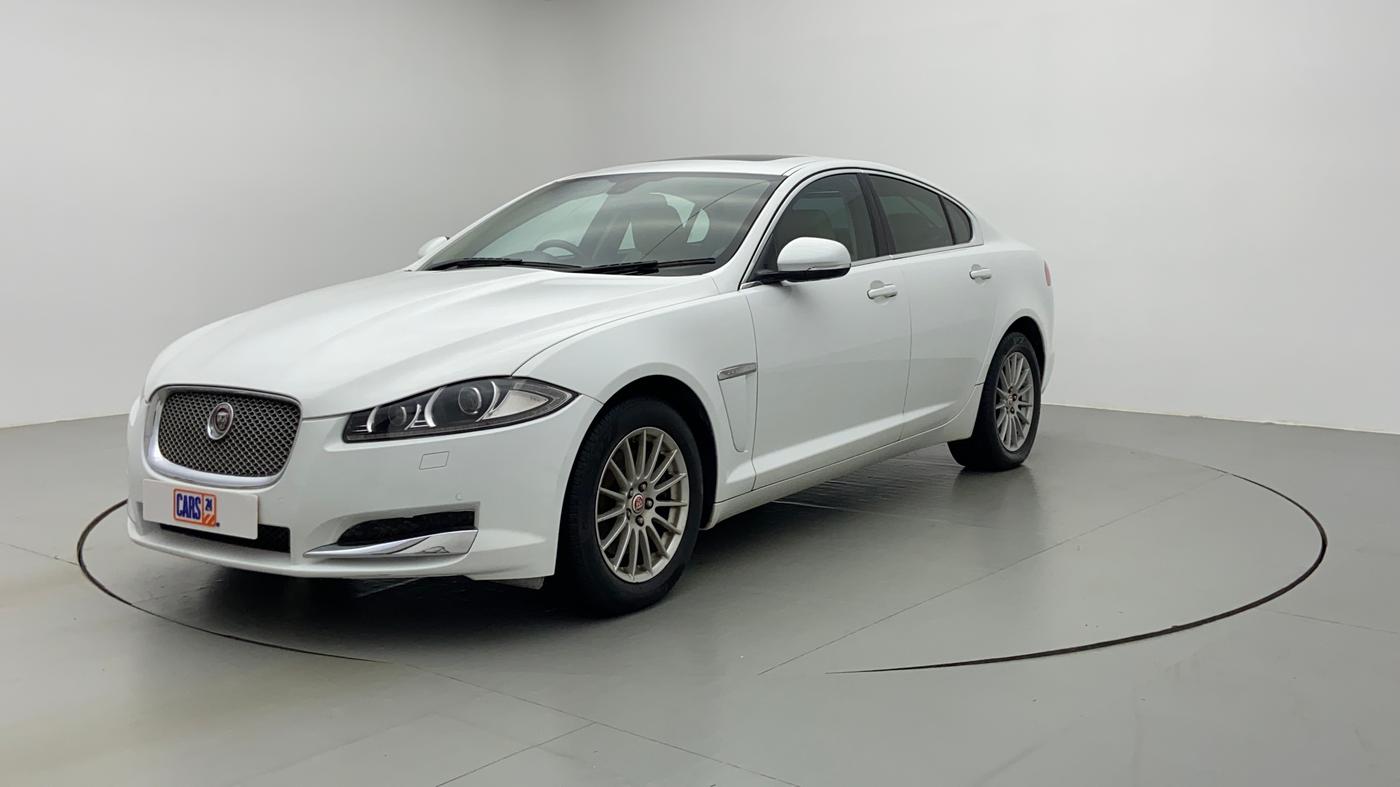 2015 Jaguar XF 2.2 DIESEL LUXURY, Diesel, Automatic, 82,918 km, Left Front Diagonal (45- Degree) View
