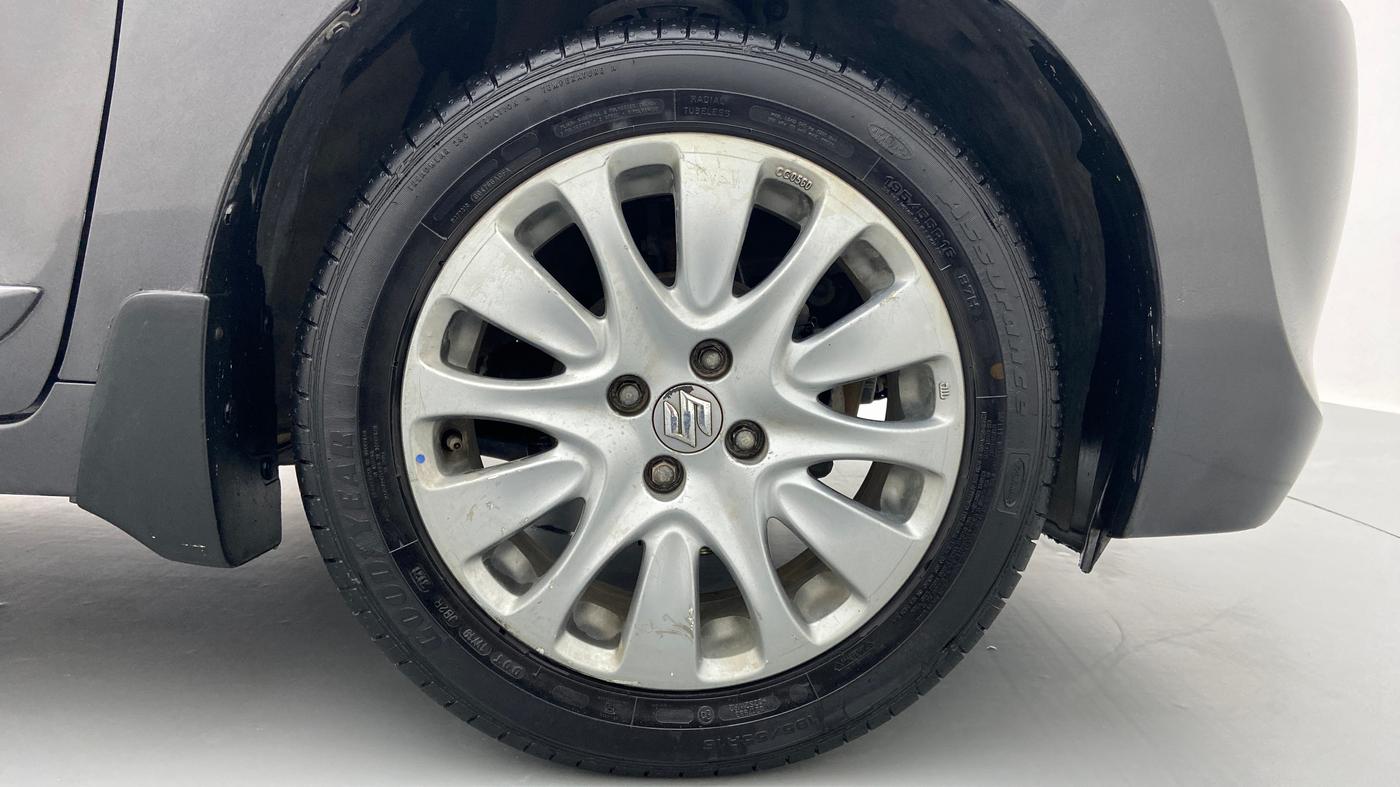 2016 Maruti Baleno ZETA 1.2 K12, Petrol, Manual, 1,03,962 km, Right Front Wheel