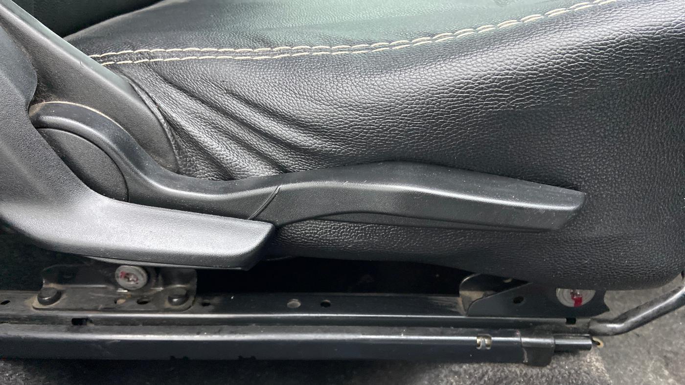 2016 Maruti Baleno ZETA 1.2 K12, Petrol, Manual, 1,03,962 km, Driver Side Adjustment Panel