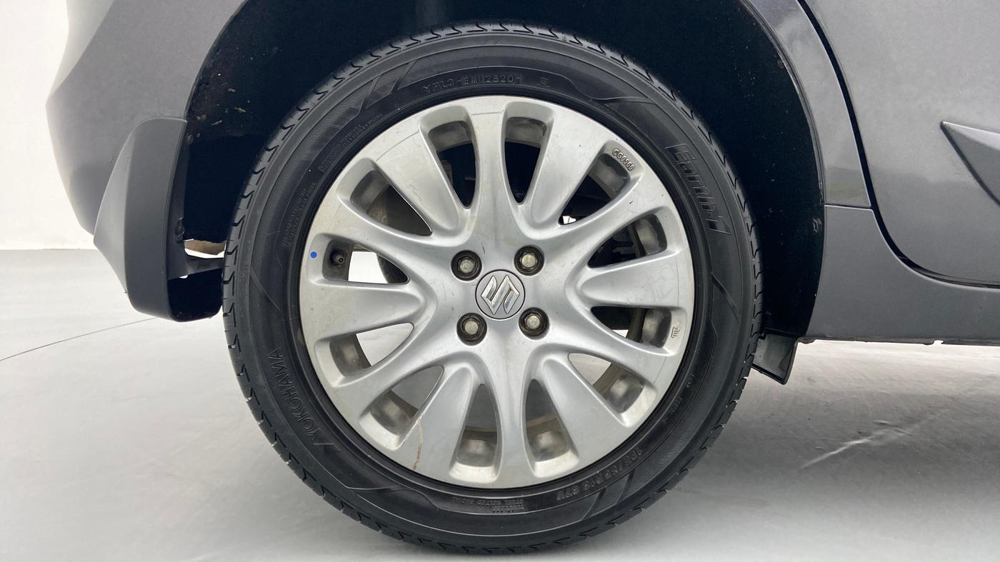 2016 Maruti Baleno ZETA 1.2 K12, Petrol, Manual, 1,03,962 km, Right Rear Wheel