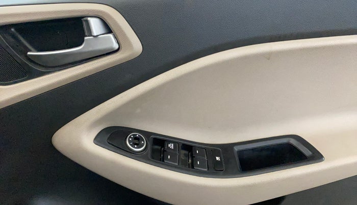 2015 Hyundai Elite i20 MAGNA 1.2, Petrol, Manual, 22,337 km, Driver Side Door Panels Control