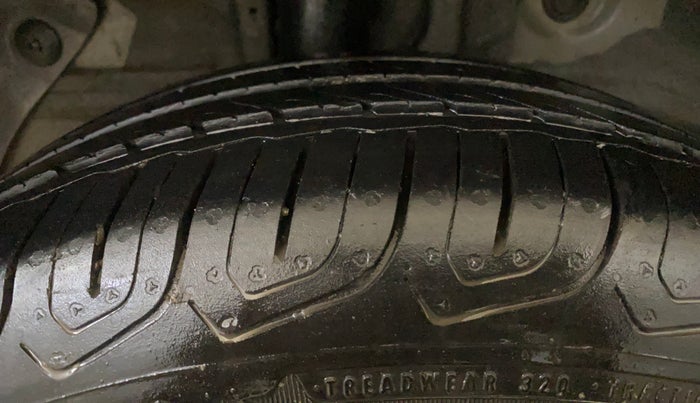 2015 Hyundai Elite i20 MAGNA 1.2, Petrol, Manual, 22,337 km, Right Rear Tyre Tread