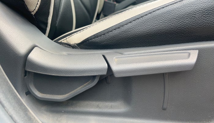 2022 Hyundai AURA S 1.2, Petrol, Manual, 58,838 km, Driver Side Adjustment Panel