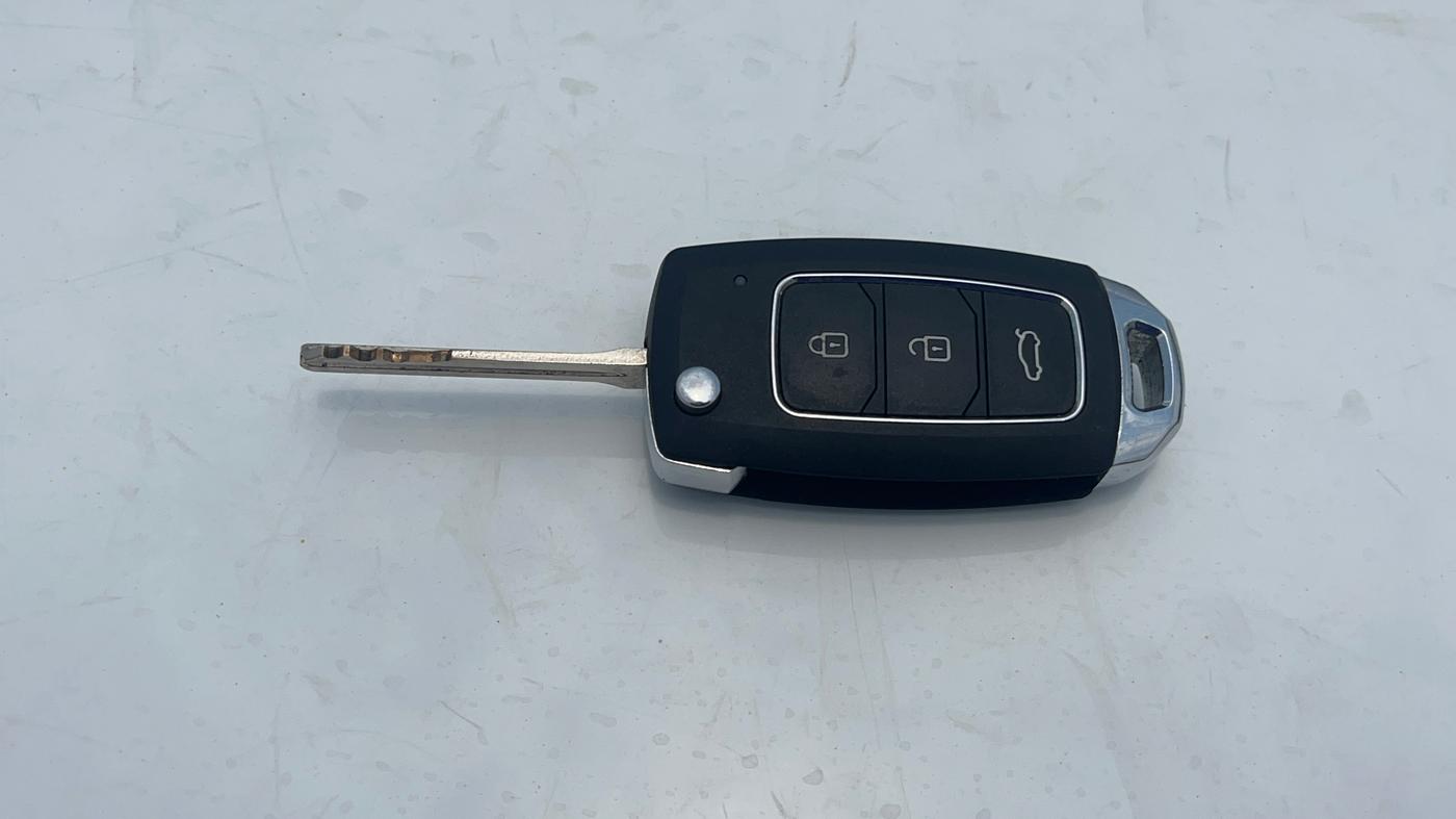 2022 Hyundai AURA S 1.2, Petrol, Manual, 58,838 km, Key Close Up