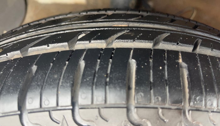 2022 Hyundai AURA S 1.2, Petrol, Manual, 58,838 km, Left Front Tyre Tread