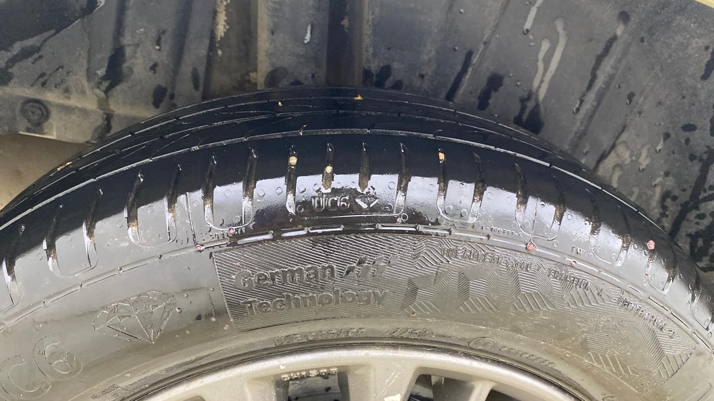 2021 Maruti Ertiga ZXI+ SHVS, Petrol, Manual, 71,675 km, Right Rear Tyre Tread