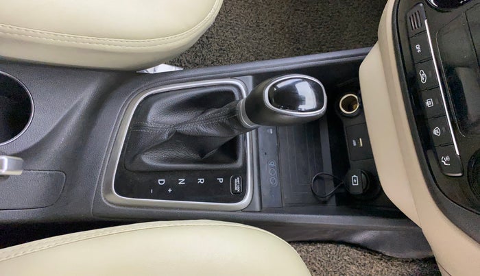 2021 Hyundai Verna SX 1.5 VTVT IVT, Petrol, Automatic, 35,989 km, Gear Lever