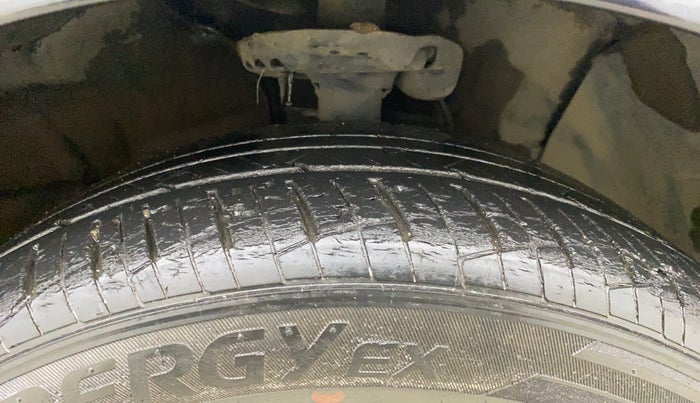 2021 Hyundai Verna SX 1.5 VTVT IVT, Petrol, Automatic, 35,989 km, Right Front Tyre Tread