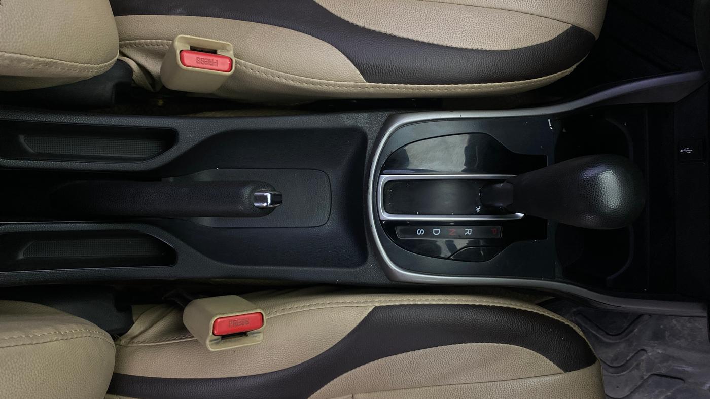 2018 Honda City 1.5L I-VTE V CVT, Petrol, Automatic, 1,21,851 km, Gear Lever