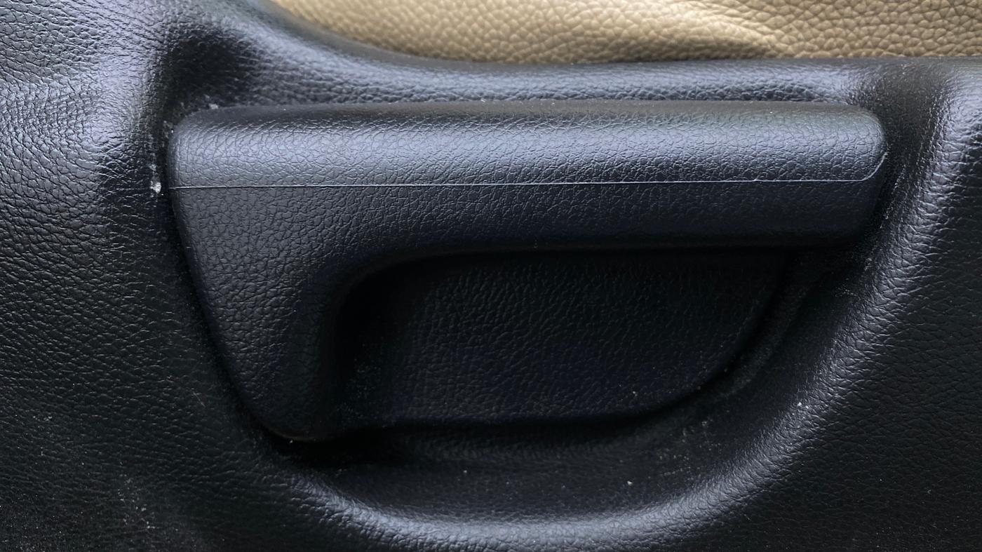 2018 Honda City 1.5L I-VTE V CVT, Petrol, Automatic, 1,21,851 km, Driver Side Adjustment Panel