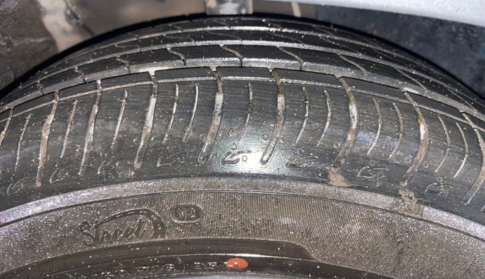 2022 KIA SONET HTX 1.5 AT, Diesel, Automatic, 63,174 km, Right Front Tyre Tread