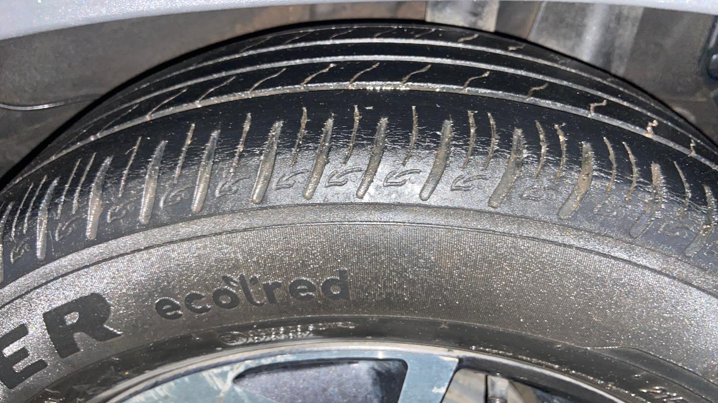 2022 KIA SONET HTX 1.5 AT, Diesel, Automatic, 62,800 km, Left Rear Tyre Tread