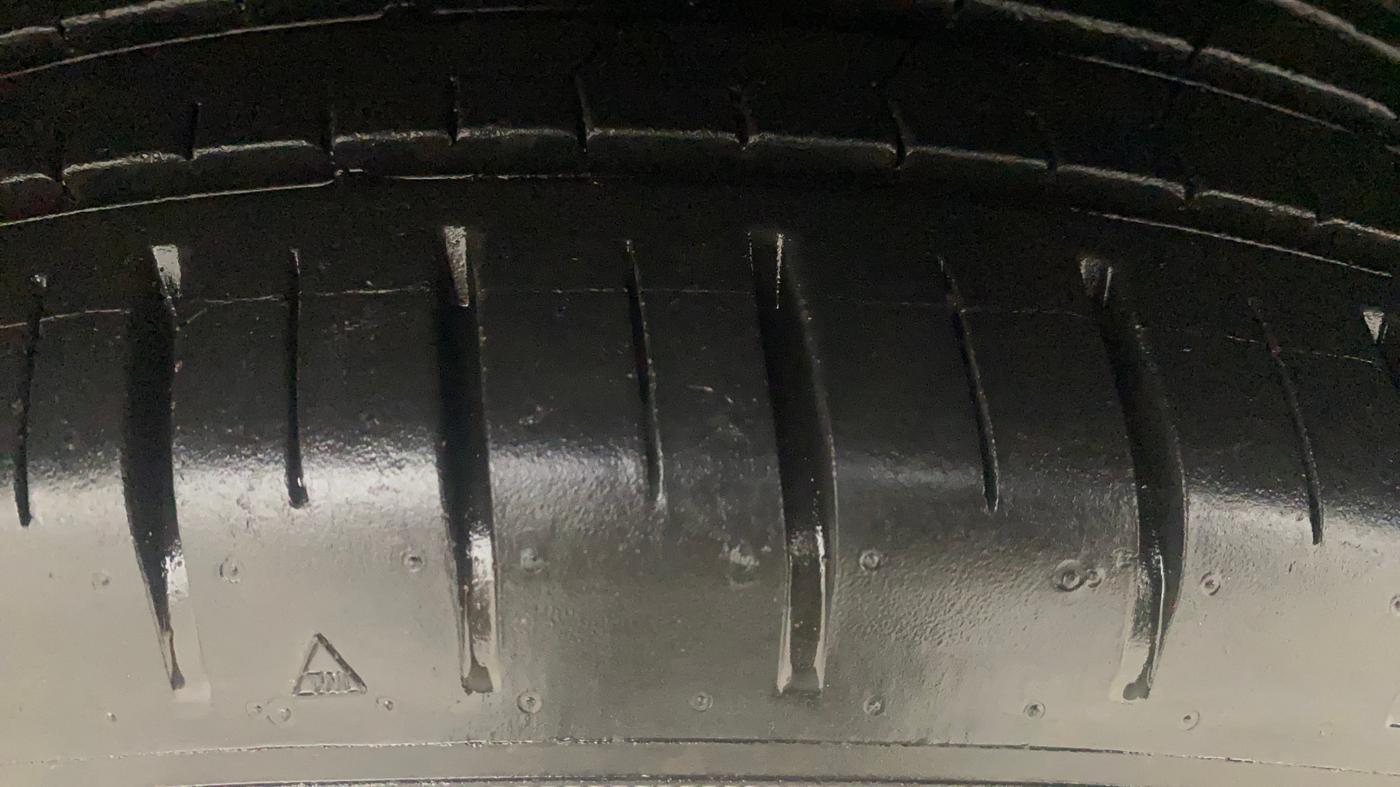 2021 Volkswagen TAIGUN GT 1.5 TSI MT, Petrol, Manual, 24,890 km, Left Front Tyre Tread