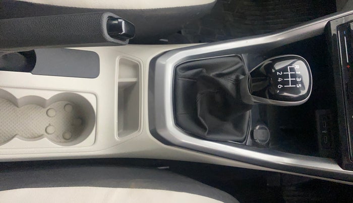 2021 Volkswagen TAIGUN GT 1.5 TSI MT, Petrol, Manual, 24,890 km, Gear Lever