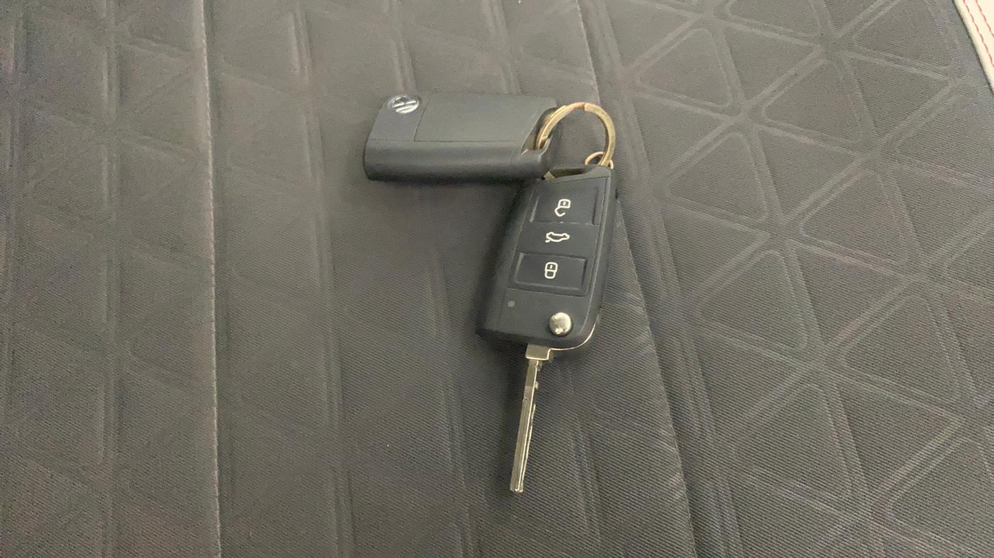 2021 Volkswagen TAIGUN GT 1.5 TSI MT, Petrol, Manual, 24,890 km, Key Close Up