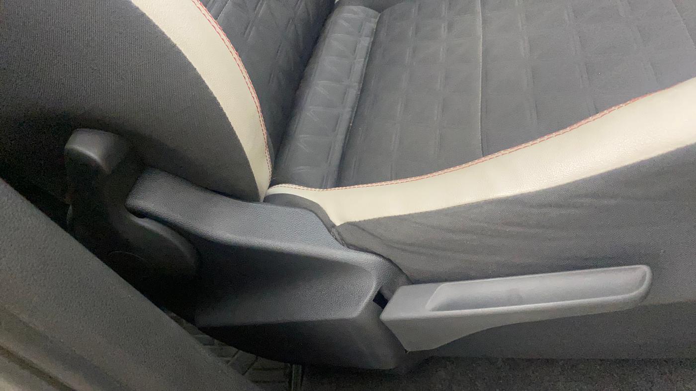 2021 Volkswagen TAIGUN GT 1.5 TSI MT, Petrol, Manual, 24,890 km, Driver Side Adjustment Panel