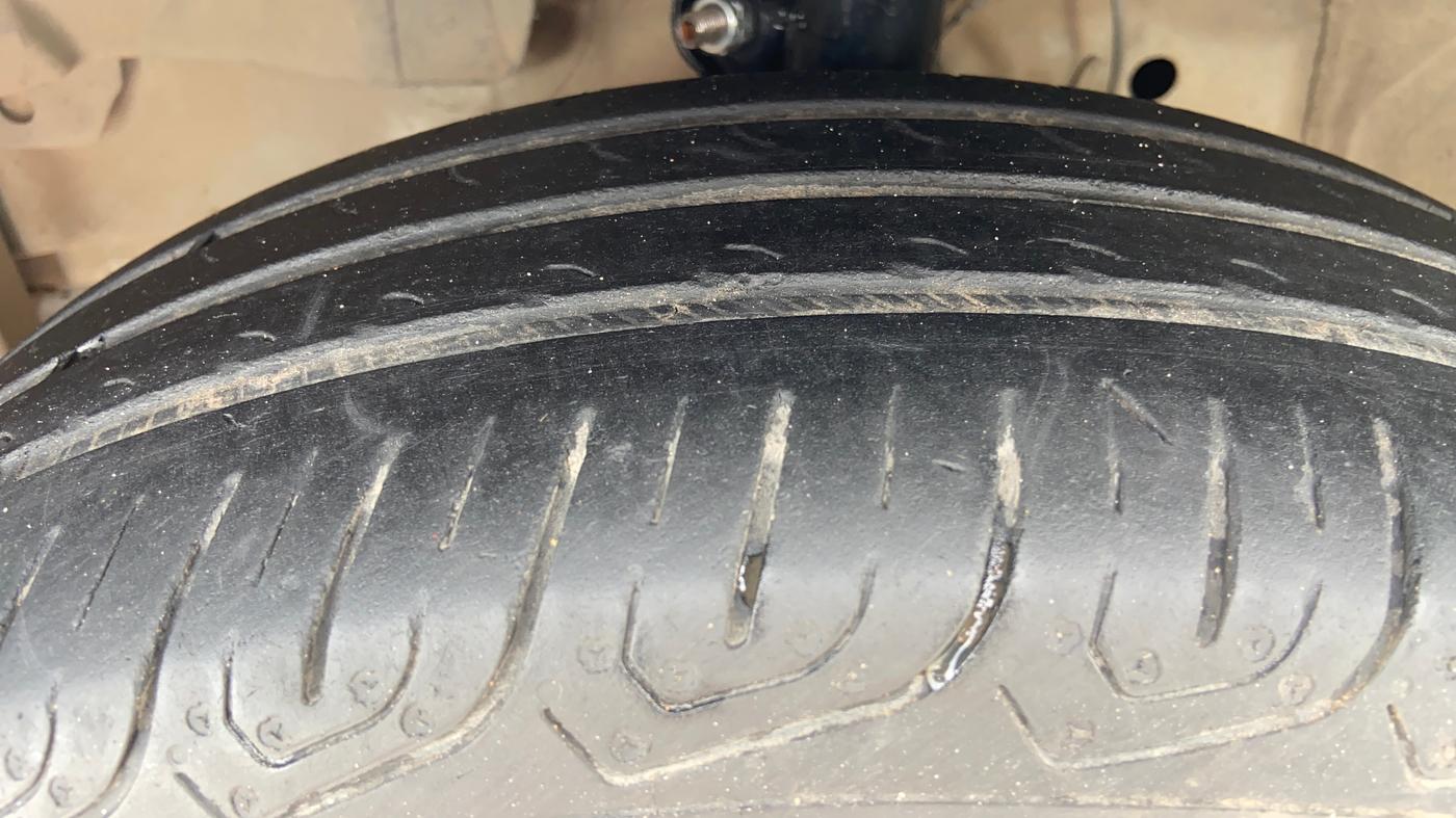 2015 Honda Jazz 1.2L I-VTEC V AT, Petrol, Automatic, 1,23,478 km, Left Front Tyre Tread