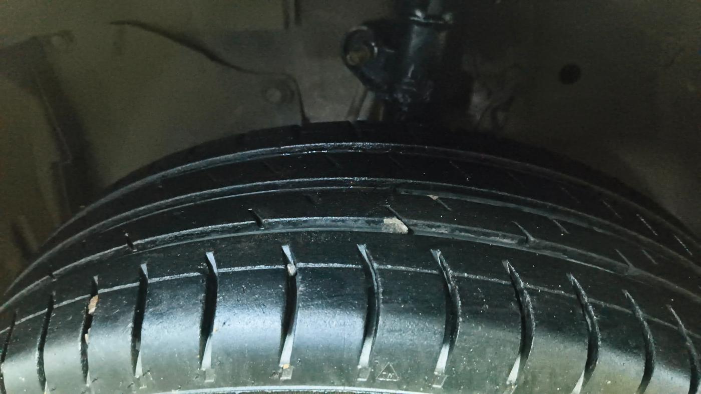 2022 Honda Amaze 1.2L I-VTEC E, CNG, Manual, 65,673 km, Left Front Tyre Tread