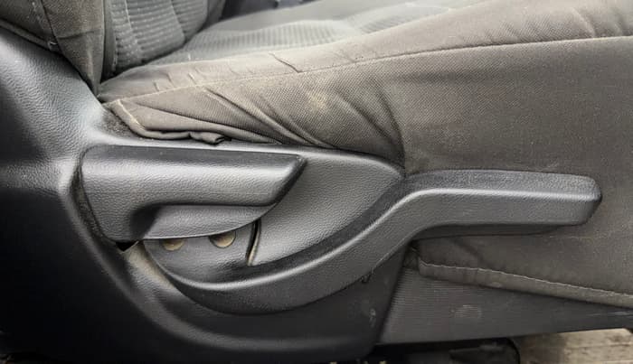 2016 Honda BR-V 1.5L I-VTEC S, Petrol, Manual, 57,195 km, Driver Side Adjustment Panel