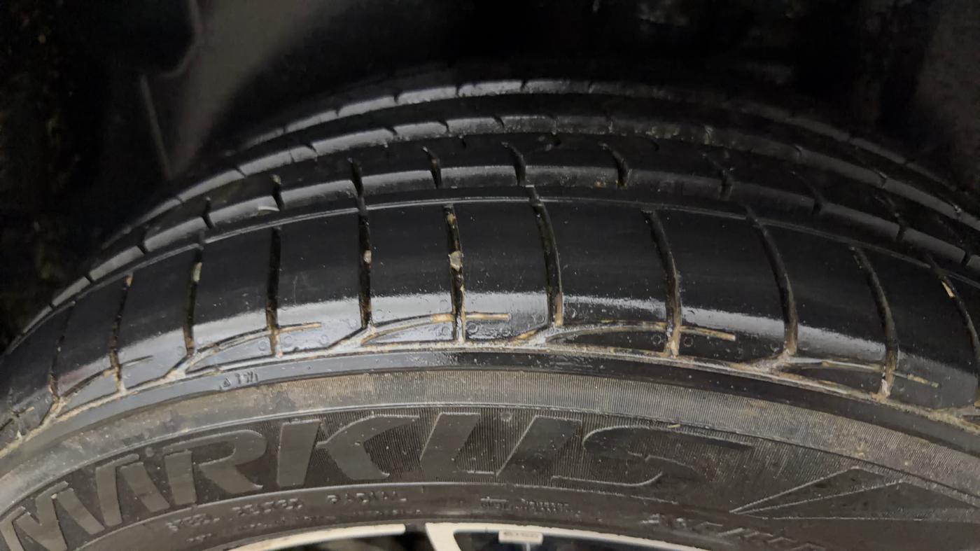 2022 Jeep MERIDIAN LIMITED (O) 4X4 AT, Diesel, Automatic, 64,703 km, Left Rear Tyre Tread