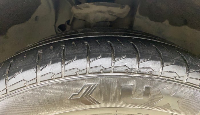 2018 Skoda Superb STYLE 1.8 TSI AT, Petrol, Automatic, 77,436 km, Right Front Tyre Tread