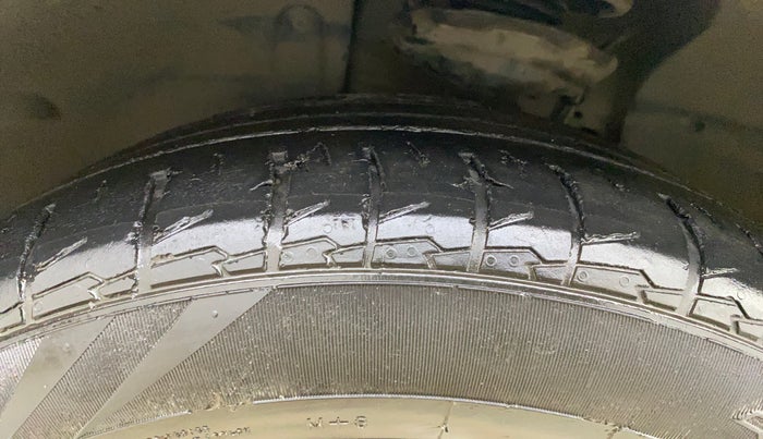 2018 Skoda Superb STYLE 1.8 TSI AT, Petrol, Automatic, 77,436 km, Left Front Tyre Tread