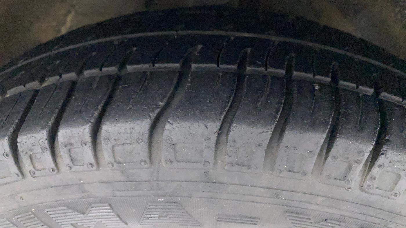 2016 Maruti Alto 800 VXI O, Petrol, Manual, 21,665 km, Right Front Tyre Tread