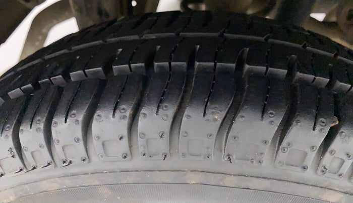 2016 Maruti Alto 800 VXI O, Petrol, Manual, 21,665 km, Right Rear Tyre Tread