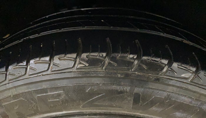 2018 Maruti Baleno DELTA PETROL 1.2, CNG, Manual, 52,443 km, Right Rear Tyre Tread