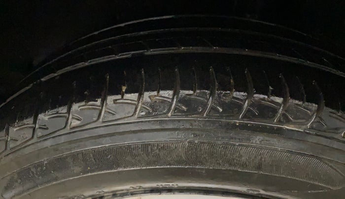 2018 Maruti Baleno DELTA PETROL 1.2, CNG, Manual, 52,443 km, Left Rear Tyre Tread