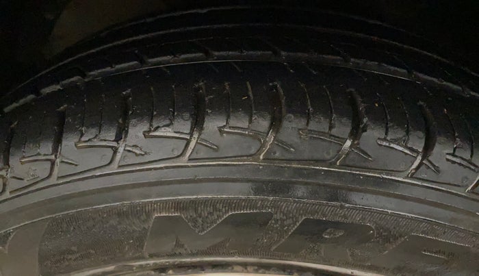 2018 Maruti Baleno DELTA PETROL 1.2, CNG, Manual, 52,443 km, Left Front Tyre Tread