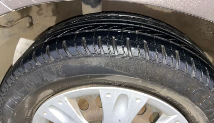 2013 Honda Amaze 1.2L I-VTEC S, Petrol, Manual, 64,561 km, Right Rear Tyre Tread